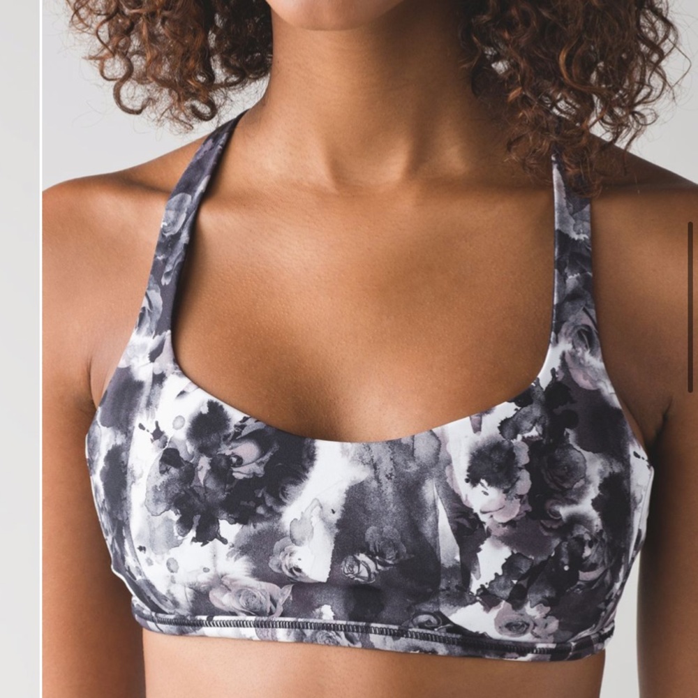 Lululemon Free To Be Zen Sports Bra.